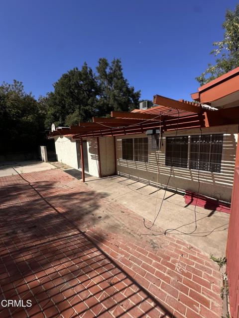 4800 Topeka Drive, Tarzana CA: https://media.crmls.org/mediaz/0bc0335c-4cef-47b4-bdd2-34a1b185f71a.jpg