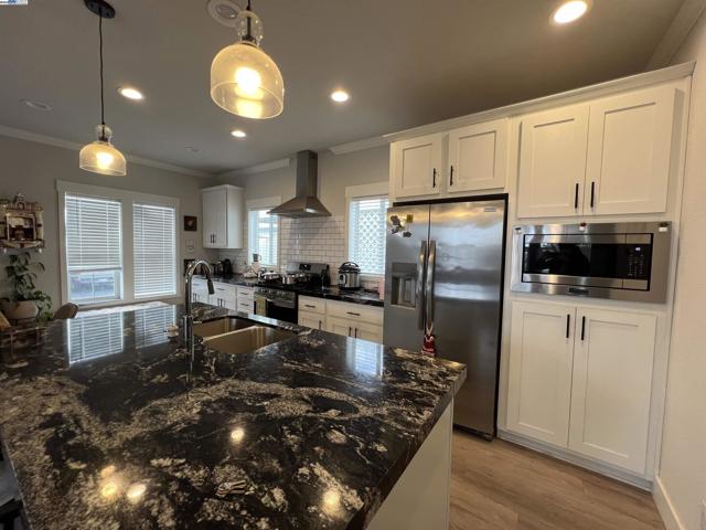 1515 N Milpitas Blvd, Milpitas CA: https://media.crmls.org/mediaz/0bc07161-fc1f-46a1-8dd1-de7b3a46405b.jpg