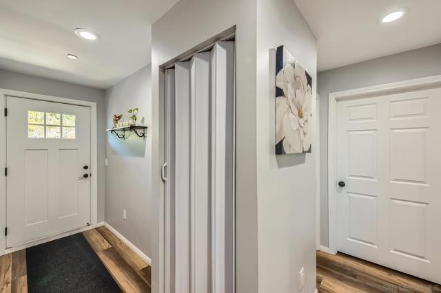 9180 Tokaj Ln, Spring Valley CA: https://media.crmls.org/mediaz/0bc0ad9d-51b5-462e-8e23-b37b4c309c73.jpg