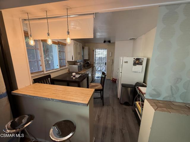 3384 Barham Boulevard, Los Angeles CA: https://media.crmls.org/mediaz/0bc0fcc7-65aa-422b-aed9-e3bade94bf86.jpg