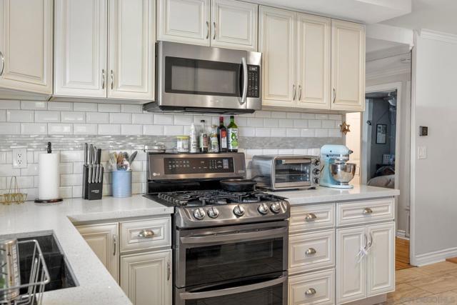 127 Warner Street, Oceanside CA: https://media.crmls.org/mediaz/0bc285bf-bb49-49f2-9e2a-b4f66c66b5b0.jpg