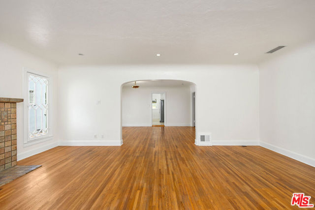 614 S Orange Drive, Los Angeles CA: https://media.crmls.org/mediaz/0bc2df6a-b438-4302-ab49-509242a29a49.jpg