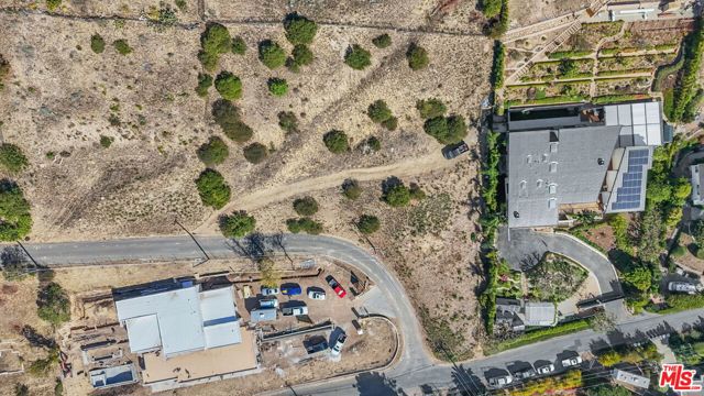 30015 Andromeda Lane, Malibu CA: https://media.crmls.org/mediaz/0bc4cac5-776b-48ba-b897-babdb4b8a37a.jpg