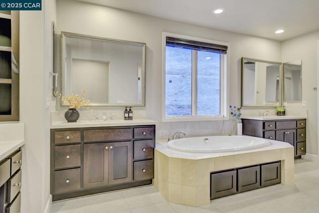 131 Wittenham Ct, San Ramon CA: https://media.crmls.org/mediaz/0bc54f8a-e9e5-4c25-b51e-8bd21d85298e.jpg