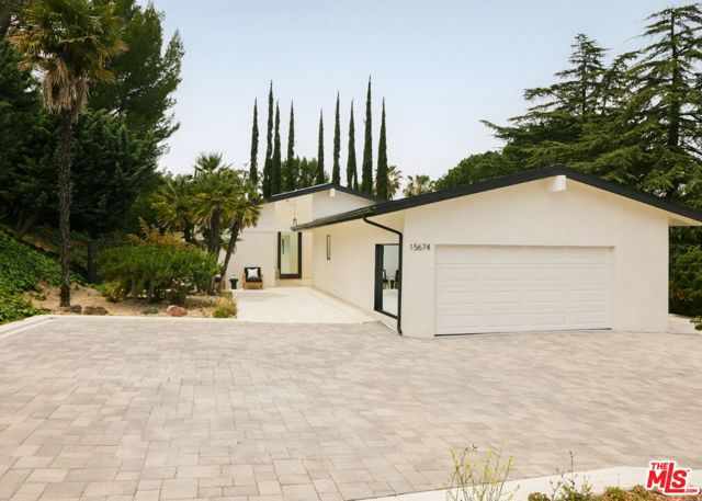 15674 Royal Ridge Road photo 1