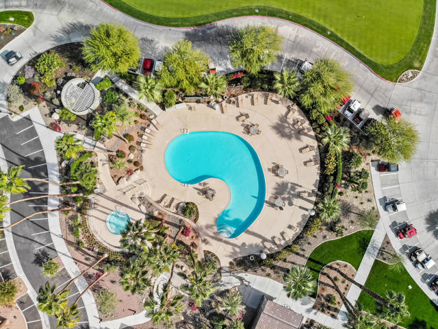 107 Tanglewood Trail, Palm Desert CA: https://media.crmls.org/mediaz/0bc623ae-10de-402e-9772-b41c773a965b.jpg