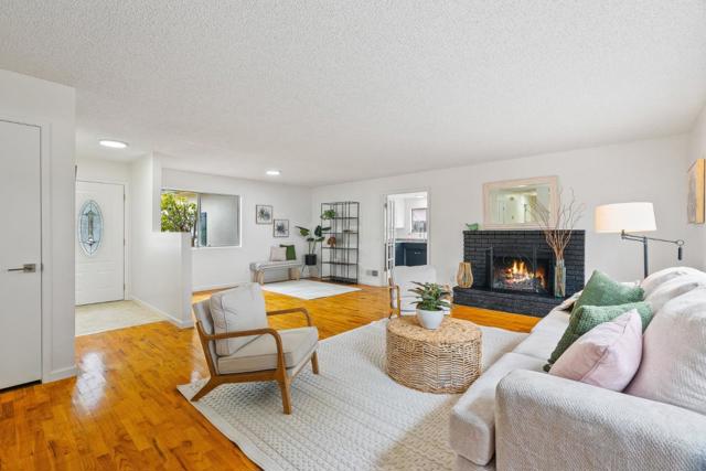 274 Cosky Drive, Marina CA: https://media.crmls.org/mediaz/0bc62bb6-2591-4fcd-857a-3bf640bd7585.jpg