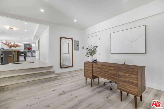 18202 Rancho Street, Tarzana CA: https://media.crmls.org/mediaz/0bc72dfe-c639-4a51-91c3-1467cf628370.jpg