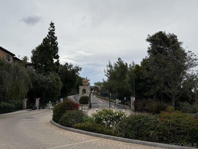 1355 Sky Ridge Ct, San Marcos CA: https://media.crmls.org/mediaz/0bc79d0e-6d9a-450e-8e7d-5cd1f045bed2.jpg