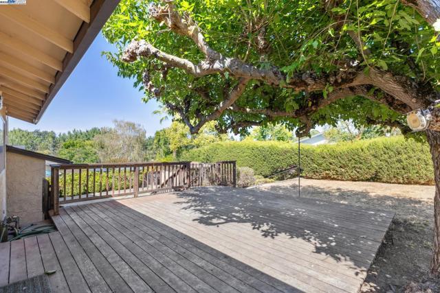 4190 Sharab Ct, Pleasanton CA: https://media.crmls.org/mediaz/0bc81466-1030-4b23-b4dd-2db57909df2c.jpg
