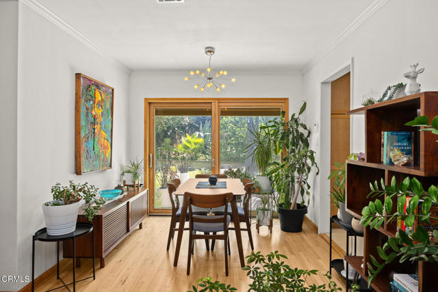 10316 Newhome Avenue, Sunland CA: https://media.crmls.org/mediaz/0bc8987c-3b41-41b0-92dd-2c869d9feab6.jpg