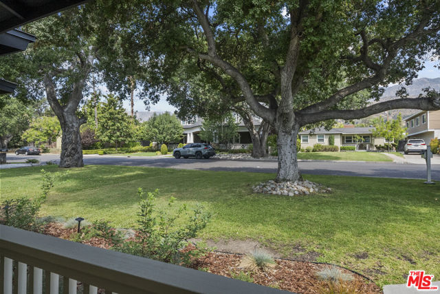 746 Valley View Avenue, Monrovia CA: https://media.crmls.org/mediaz/0bc9f85b-e16e-419f-bc7c-426f48b93278.jpg