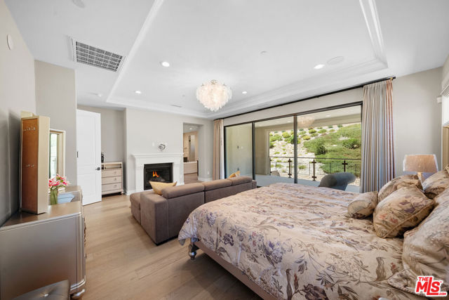 20517 W Deer Grass Court, Porter Ranch CA: https://media.crmls.org/mediaz/0bc9fc35-e2c2-4689-9d9a-c765875ac749.jpg