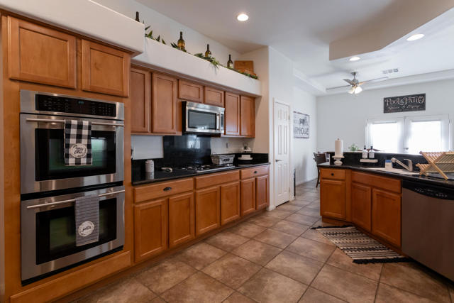 48305 Pic Way, Indio CA: https://media.crmls.org/mediaz/0bcade13-2f9c-4498-bd07-92eae5e8f9e8.jpg
