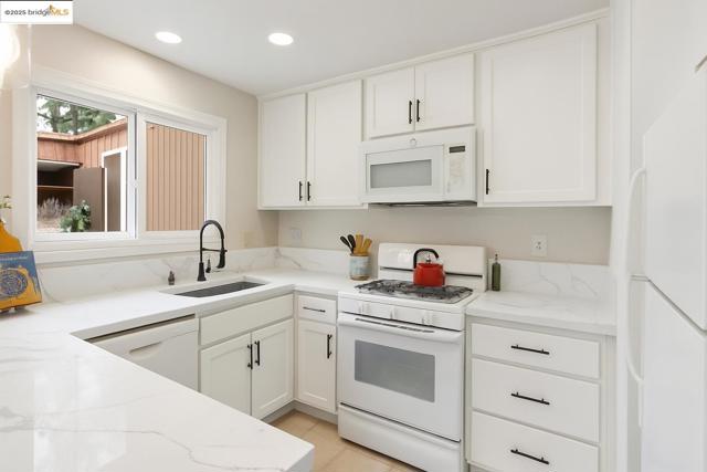 3055 TREAT BLVD, Concord CA: https://media.crmls.org/mediaz/0bcbe159-55ff-4d24-926a-0b8525725902.jpg