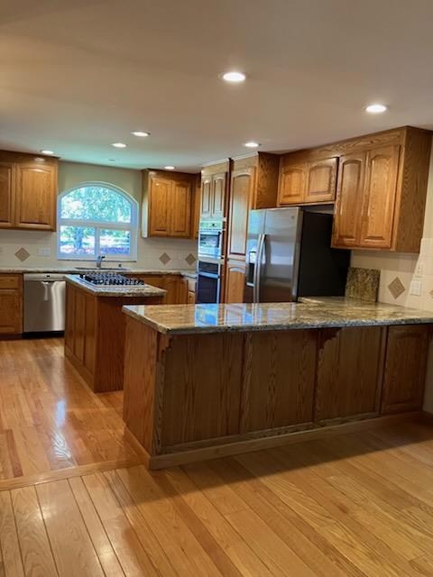 5 Maple Way, San Carlos CA: https://media.crmls.org/mediaz/0bcc116b-1a80-4058-8ecb-da5ac2a83207.jpg