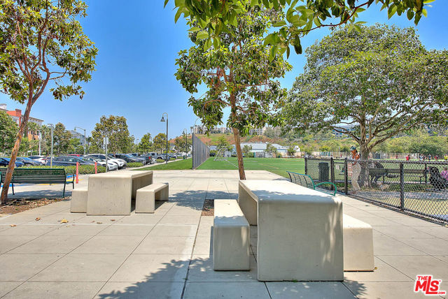 13020 Pacific, Playa Vista CA: https://media.crmls.org/mediaz/0bcc3a70-87d2-469b-8e7e-f62f222bf91a.jpg