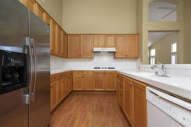 Detail Gallery Image 16 of 25 For 5110 Wisteria Drive, Oceanside,  CA 92056 - 4 Beds | 2/1 Baths