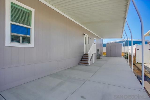 7025 San Bartolo St, Carlsbad CA: https://media.crmls.org/mediaz/0bcd83c0-d24d-496b-83fe-0d308c374238.jpg