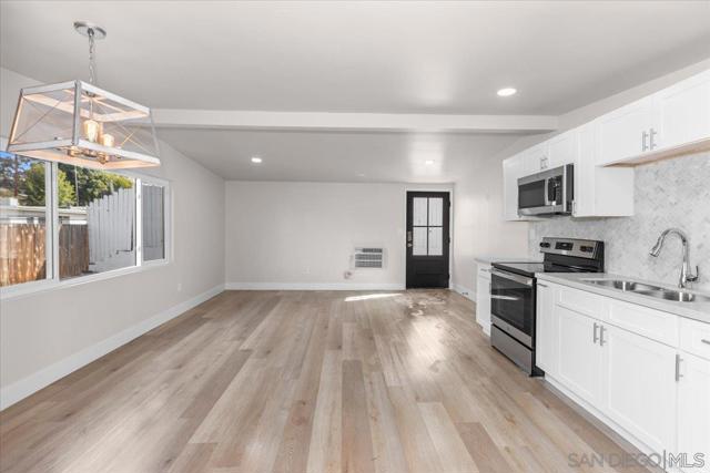 9255 Fairlawn St, Santee CA: https://media.crmls.org/mediaz/0bce18c7-0558-4ac5-ae63-38a4e2d24292.jpg