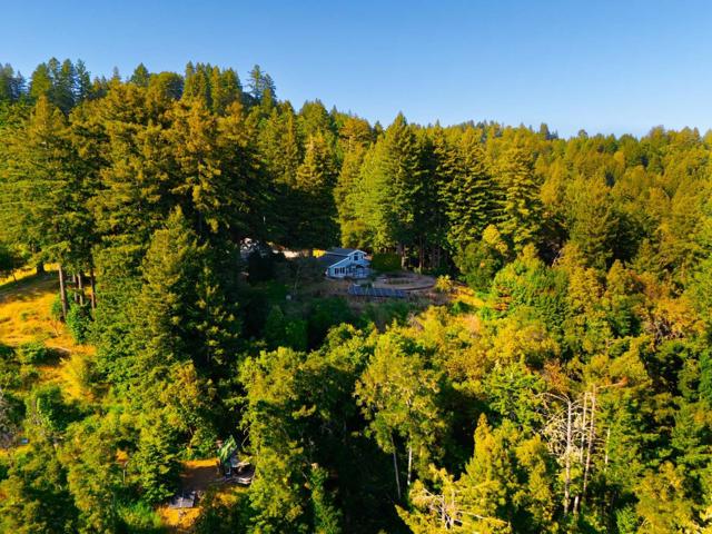 132 Pax Place Court, Aptos CA: https://media.crmls.org/mediaz/0bce3f1e-c77e-400a-98a0-36c46404e1e4.jpg