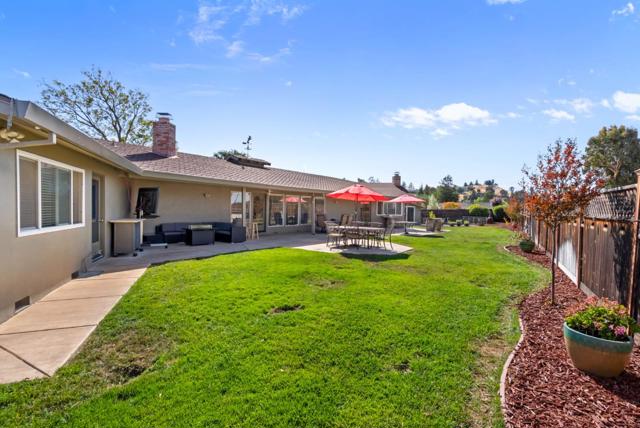 60 Dots Circle, Hollister CA: https://media.crmls.org/mediaz/0bce5fd0-e60b-4408-aea2-99dfc68192af.jpg