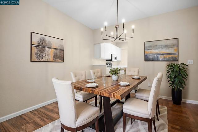 2584 Oak Rd, Walnut Creek CA: https://media.crmls.org/mediaz/0bce6c1d-996c-4f58-b496-822521a59c06.jpg