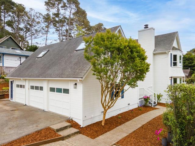900 Franklin Street, Montara CA: https://media.crmls.org/mediaz/0bce87e0-dfb1-46e1-bbbe-20521bb6adef.jpg