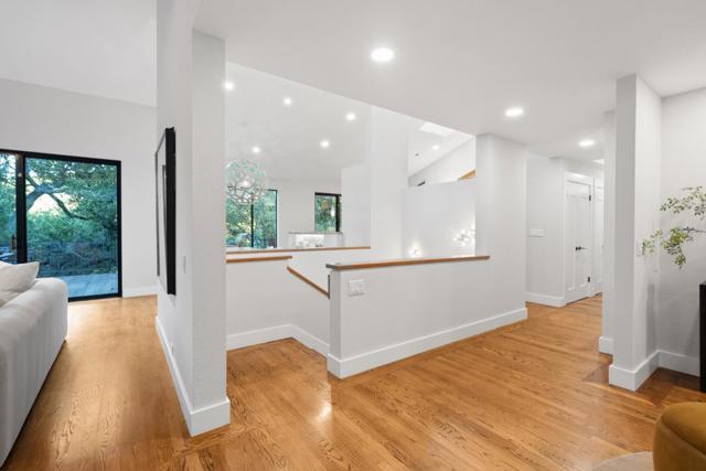 21 Valley Oak Street, Portola Valley CA: https://media.crmls.org/mediaz/0bce8d0f-dee8-40b1-886e-c3faa9339448.jpg