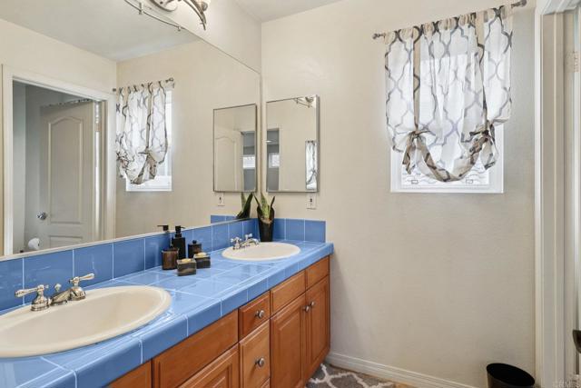 Detail Gallery Image 28 of 54 For 5544 Mill Creek Rd, San Diego,  CA 92130 - 4 Beds | 3 Baths