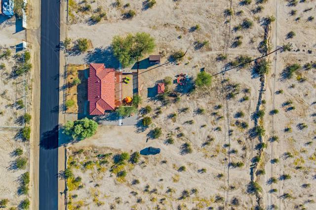 2720 22 Frying Pan Road, Borrego Springs CA: https://media.crmls.org/mediaz/0bcf7e3e-b4cb-4a23-ab52-44b0fdcd8b18.jpg