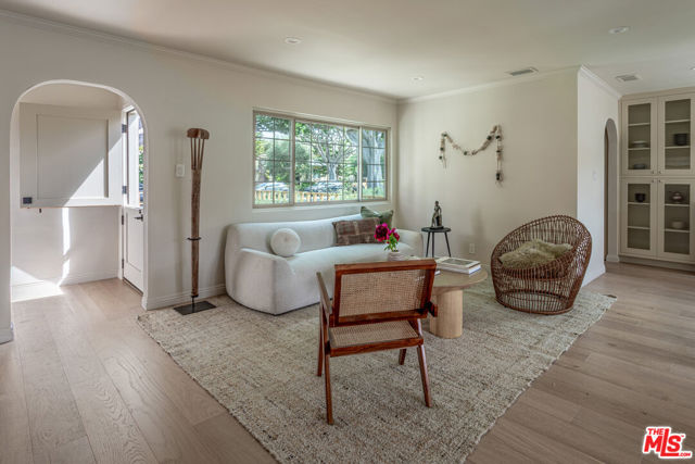 2453 Oak Street photo 2