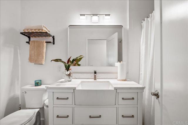 Detail Gallery Image 9 of 27 For 2801 Jacaranda Ave, Carlsbad,  CA 92009 - 4 Beds | 2 Baths