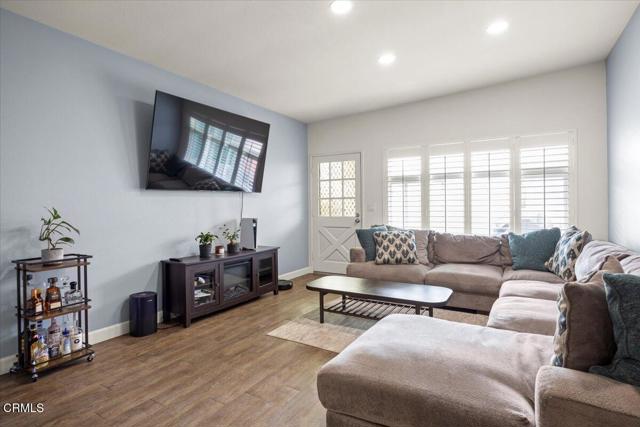 Detail Gallery Image 13 of 28 For 2930 Isle Way #B,  Oxnard,  CA 93035 - 2 Beds | 1/1 Baths