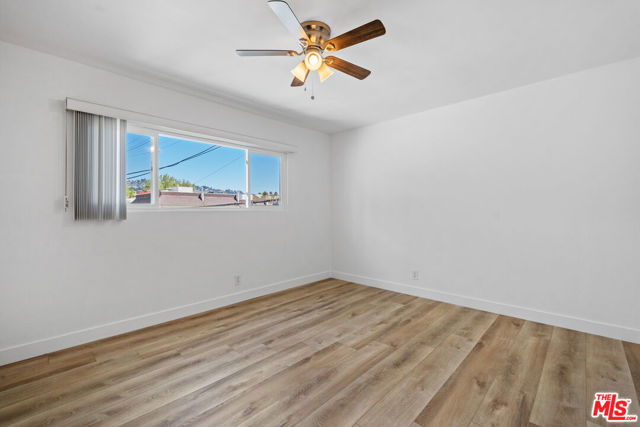 340 N Palm Drive, Beverly Hills CA: https://media.crmls.org/mediaz/0bd169ef-3ab2-4fef-9986-cbd29dbabf37.jpg