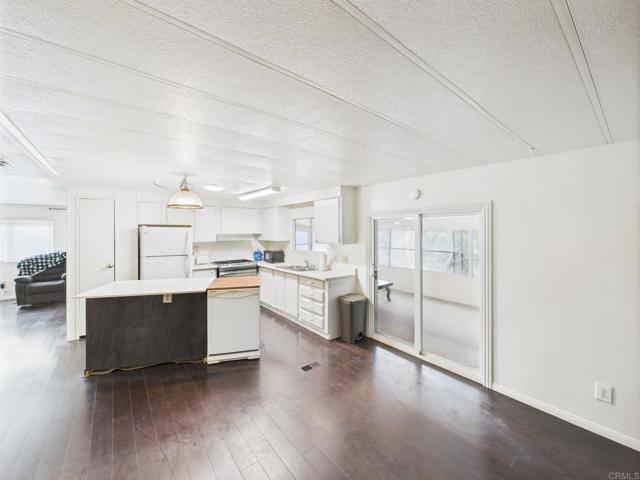 Detail Gallery Image 13 of 43 For 13460 Hwy 8 Business #124,  Lakeside,  CA 92040 - 2 Beds | 2 Baths