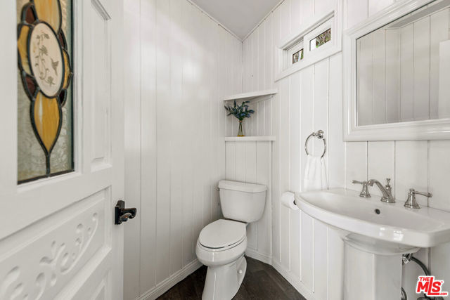4744 Norwich Avenue, Sherman Oaks CA: https://media.crmls.org/mediaz/0bd1b9d9-e786-4350-82e4-0d45b4395b66.jpg