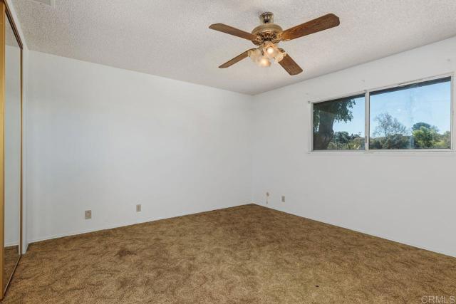 31600 Oak Glen Road, Valley Center CA: https://media.crmls.org/mediaz/0bd20dab-da81-4876-ae78-3e98ffe0f91f.jpg