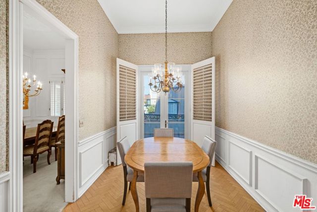 10114 Empyrean Way, Los Angeles CA: https://media.crmls.org/mediaz/0bd26ace-c441-4beb-93f8-c49acad16e2f.jpg