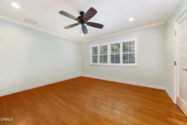4402 El Camino Corto, La Canada Flintridge CA: https://media.crmls.org/mediaz/0bd2ac2c-5c0e-4d6e-96d8-4fb8f2888e76.jpg