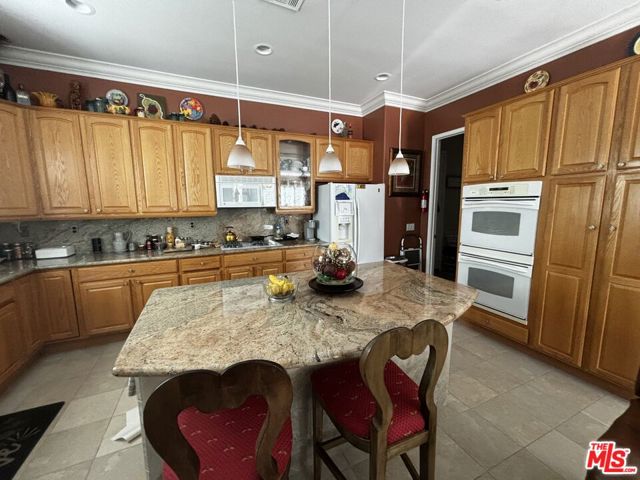 Image 22 of 44 For 935 Monarch Court