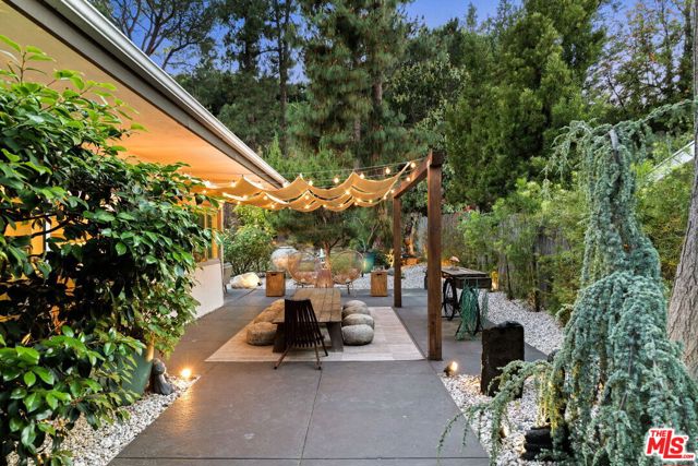 4101 Tarrybrae Terrace, Tarzana CA: https://media.crmls.org/mediaz/0bd489b2-8949-4215-ae2b-70af328d6350.jpg
