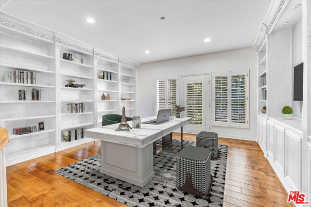 1535 Verde Ridge Lane, Westlake Village CA: https://media.crmls.org/mediaz/0bd49203-e680-4ce0-82b3-b0b60755967b.jpg