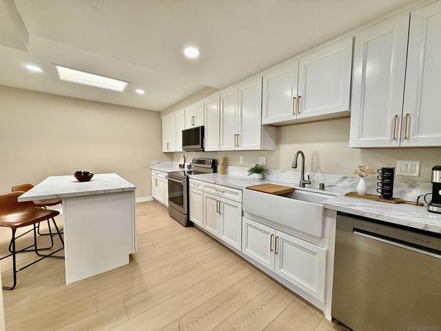 370 Rosecrans St, San Diego CA: https://media.crmls.org/mediaz/0bd4a61b-8514-49b3-ab34-3f253ed2fdf5.jpg