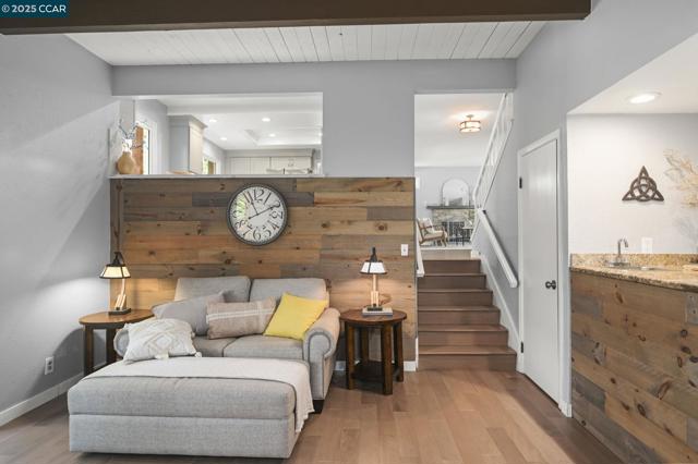 101 Stowbridge Ct., Danville CA: https://media.crmls.org/mediaz/0bd4e02e-12ca-496d-8d03-1fb9c0c1120e.jpg