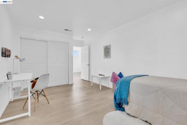 Image 31 of 43 For 1532 Kooser Rd