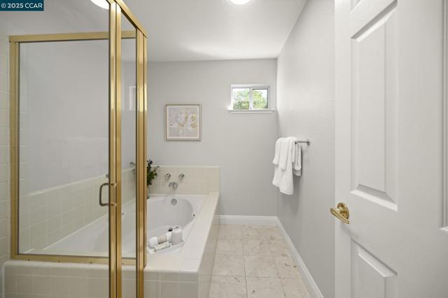 1116 Vista Pointe Cir, San Ramon CA: https://media.crmls.org/mediaz/0bd5ba70-0a98-467a-86ab-68ab4800ec36.jpg