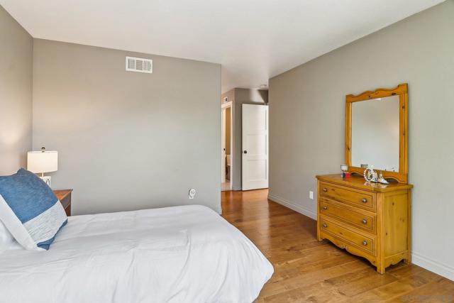 4961 Concannon Ct, San Diego CA: https://media.crmls.org/mediaz/0bd5bab2-1648-4951-8a34-9619c5206507.jpg