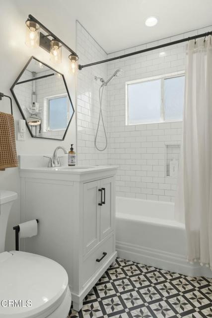 295 297 Estrella Street, Ventura CA: https://media.crmls.org/mediaz/0bd64057-a85b-488d-a913-4961d2a8717d.jpg
