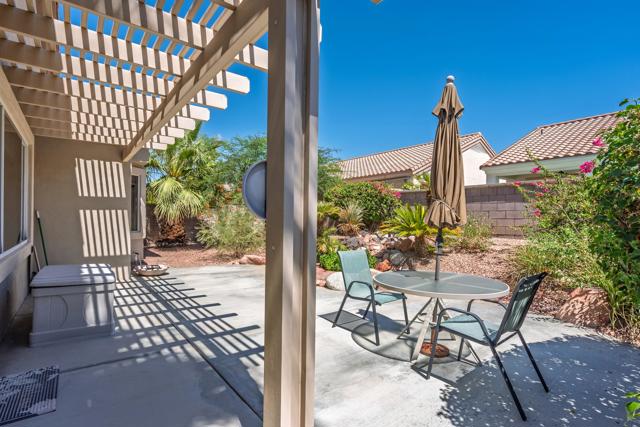 37410 Medjool Avenue, Palm Desert CA: https://media.crmls.org/mediaz/0bd65bf1-f533-4f1f-a26f-a262363d258f.jpg